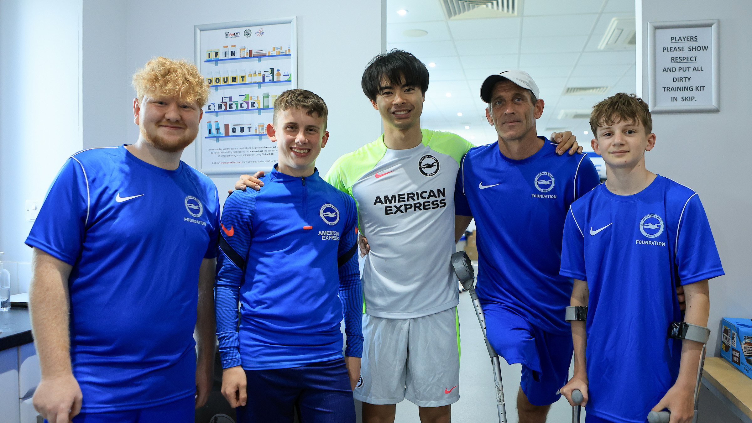 Young amputee footballer meets Albion stars at training