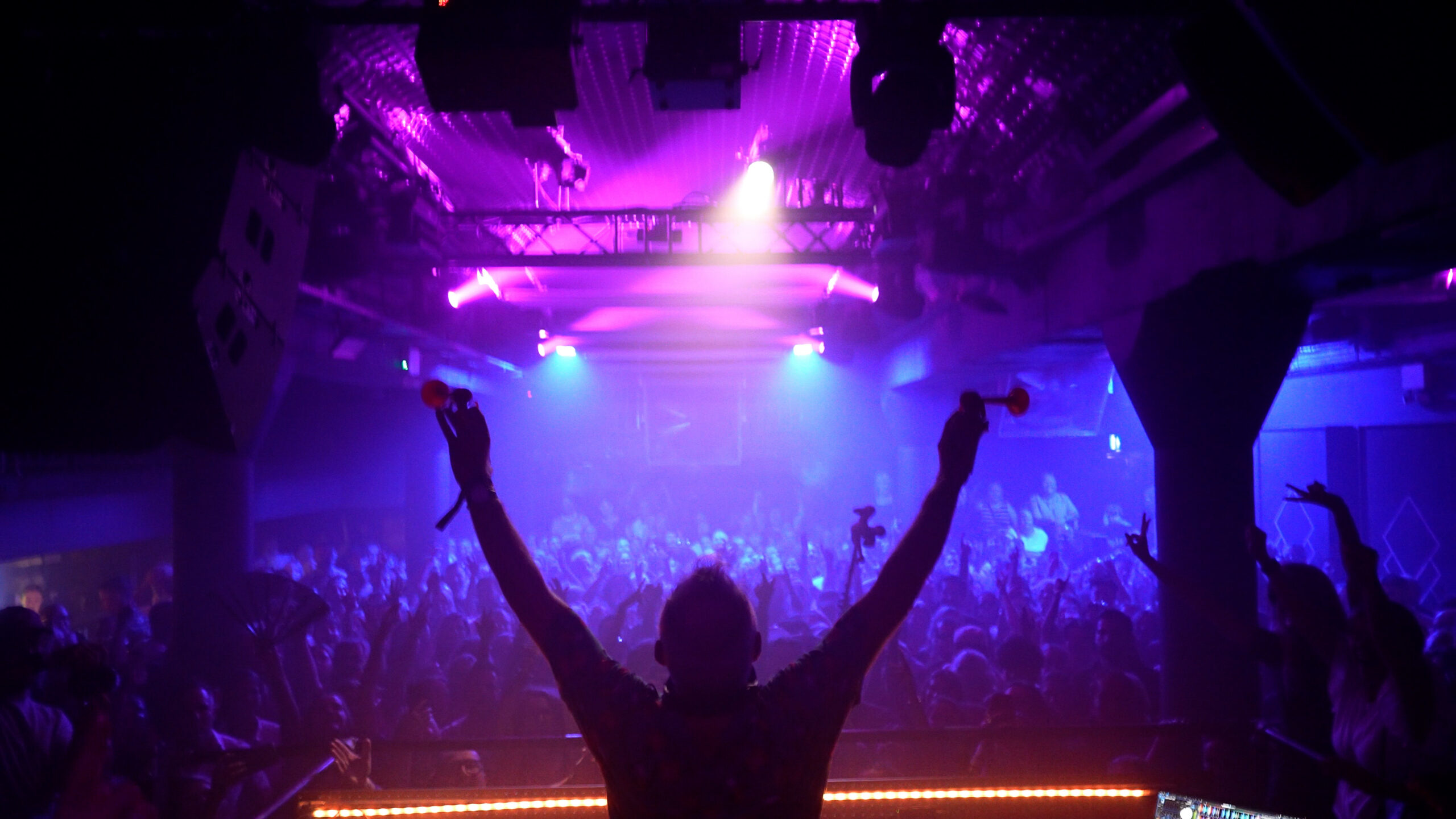 Fatboy Slim charity gigs raise £50k